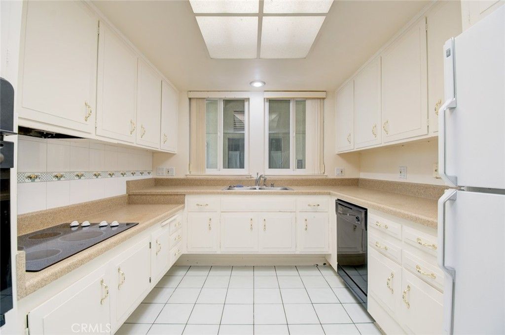 Image 10 of property listing at 126 Avenida Majorca O, Laguna Woods, CA 92637