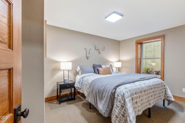2322 NW High Lakes Loop, Bend, OR 97703