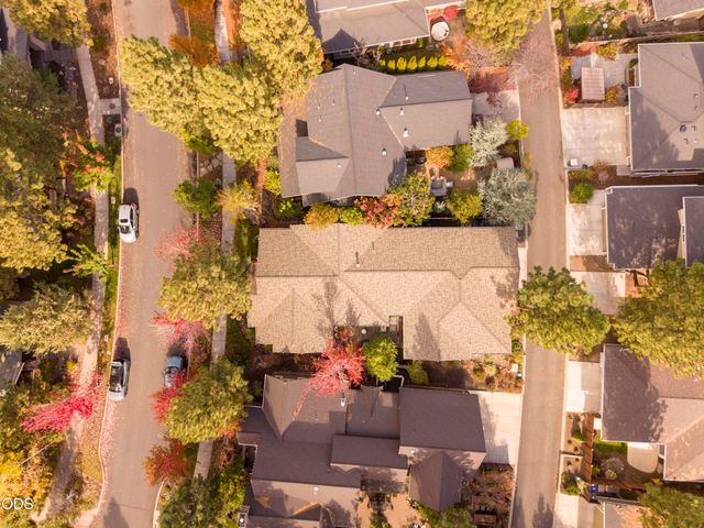 2322 NW High Lakes Loop, Bend, OR 97703