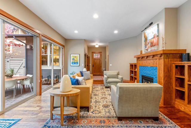 2322 NW High Lakes Loop, Bend, OR 97703
