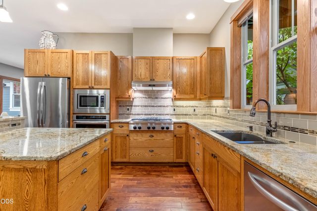 2322 NW High Lakes Loop, Bend, OR 97703