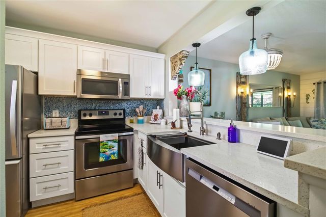 218 PINENEEDLE DRIVE 218, Bradenton, FL 34210