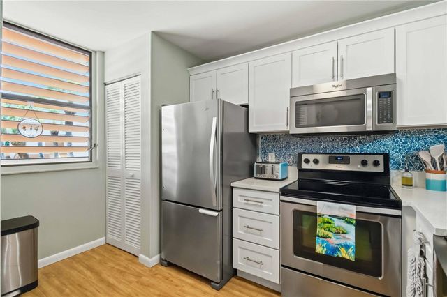 218 PINENEEDLE DRIVE 218, Bradenton, FL 34210