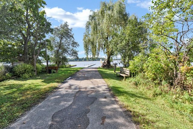 21855 W 4th Street, Lake Villa, IL 60046