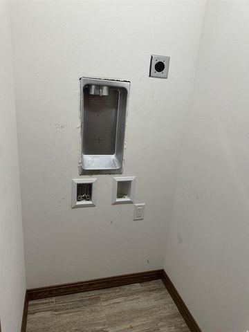 325 W Maple Avenue, Beaver Dam, WI 53916