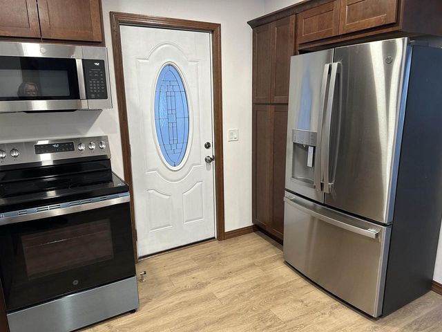 325 W Maple Avenue, Beaver Dam, WI 53916