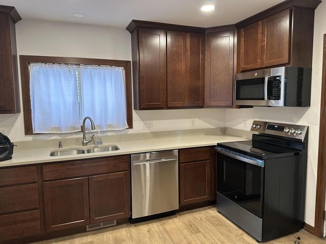 325 W Maple Avenue, Beaver Dam, WI 53916