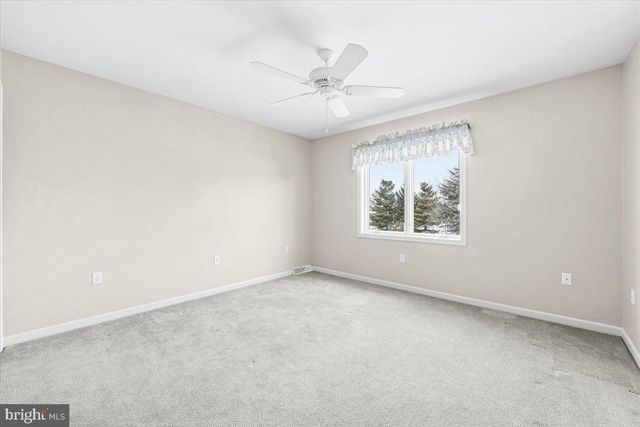 153 FOUNTAIN DR, York, PA 17402