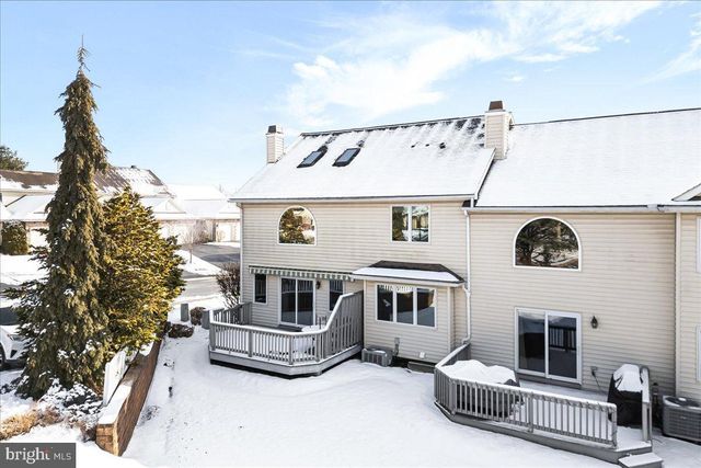 153 FOUNTAIN DR, York, PA 17402