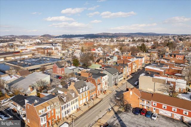 153 FOUNTAIN DR, York, PA 17402