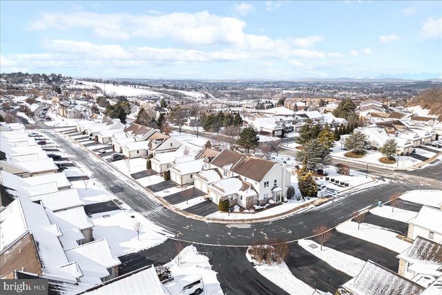 153 FOUNTAIN DR, York, PA 17402