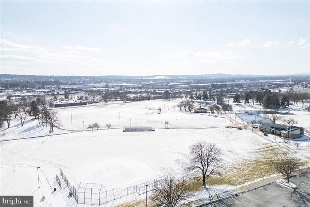 153 FOUNTAIN DR, York, PA 17402