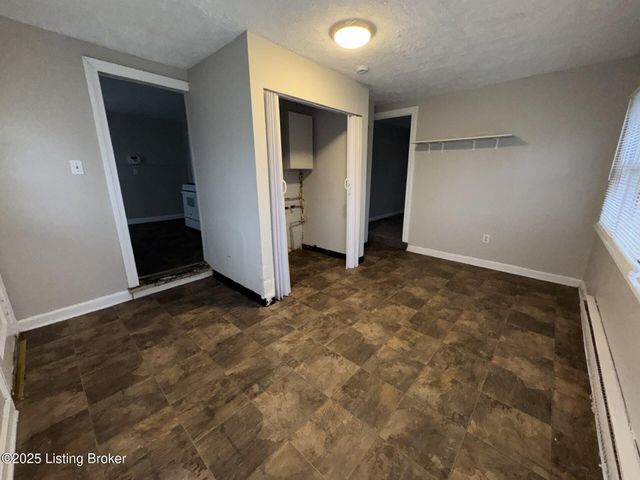 2106 Ratcliffe Ave, Louisville, KY 40210