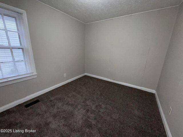 2106 Ratcliffe Ave, Louisville, KY 40210