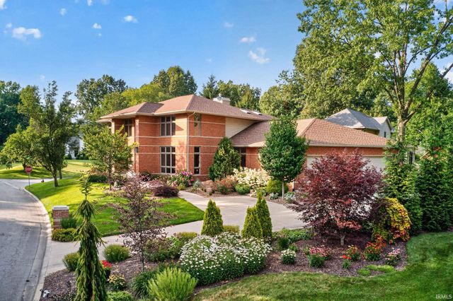 52752 Willow Bend Drive, Granger, IN 46530