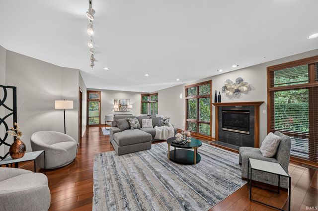 52752 Willow Bend Drive, Granger, IN 46530