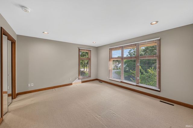 52752 Willow Bend Drive, Granger, IN 46530