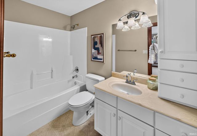 52752 Willow Bend Drive, Granger, IN 46530
