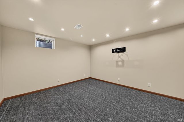 52752 Willow Bend Drive, Granger, IN 46530