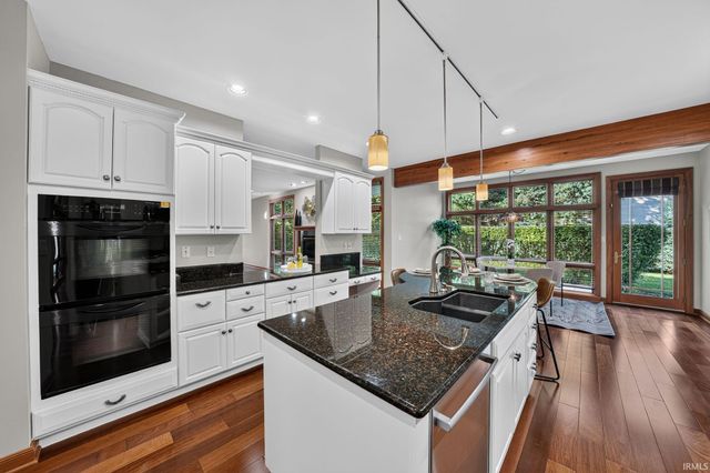 52752 Willow Bend Drive, Granger, IN 46530
