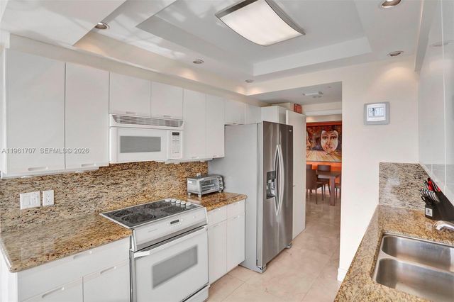 2000 Island Blvd 503, Aventura, FL 33160