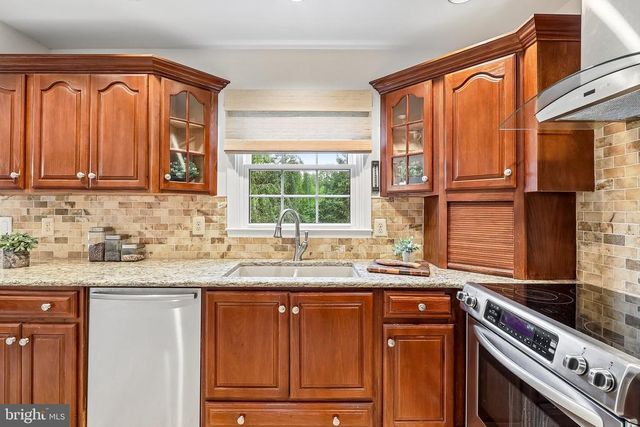 6952 GREAT OAK WAY, Warrenton, VA 20187