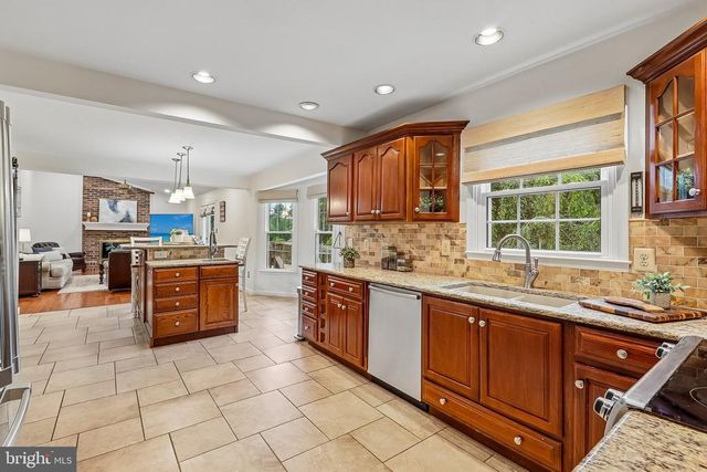 6952 GREAT OAK WAY, Warrenton, VA 20187