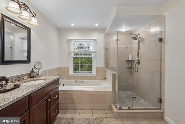 6952 GREAT OAK WAY, Warrenton, VA 20187