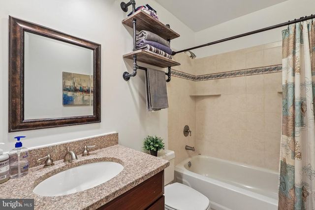 6952 GREAT OAK WAY, Warrenton, VA 20187