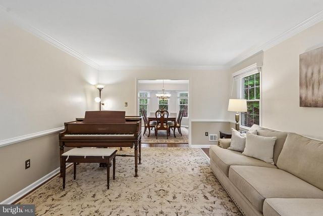 6952 GREAT OAK WAY, Warrenton, VA 20187