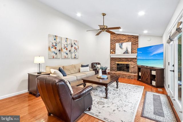 6952 GREAT OAK WAY, Warrenton, VA 20187