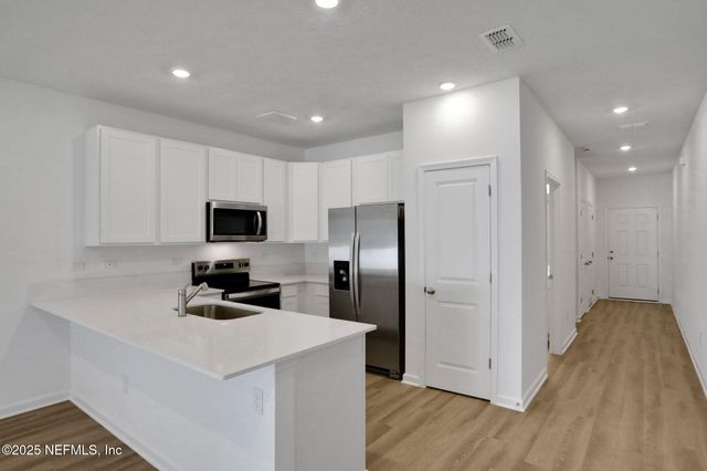 735 SAILOR GROVE Lane, Jacksonville, FL 32221