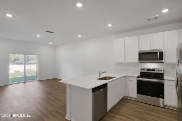 735 SAILOR GROVE Lane, Jacksonville, FL 32221