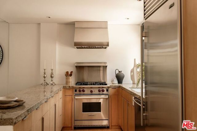 2726 Montana Avenue E, Santa Monica, CA 90403