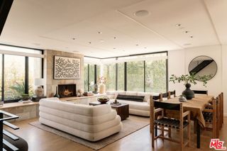 2726 Montana Avenue E, Santa Monica, CA 90403
