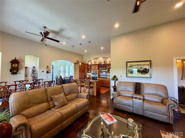 120 El Rancho Drive, Hannibal, MO 63401
