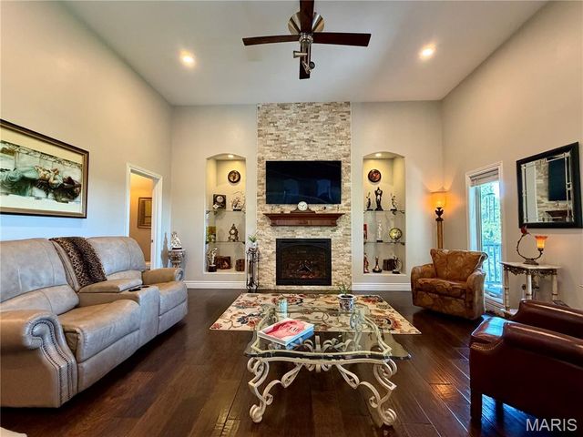 120 El Rancho Drive, Hannibal, MO 63401