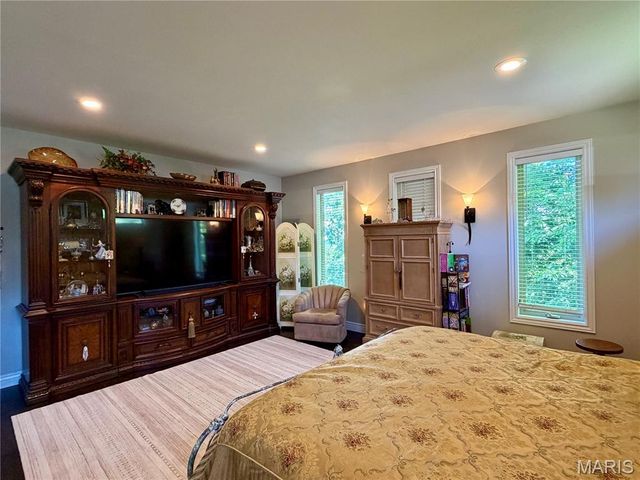120 El Rancho Drive, Hannibal, MO 63401