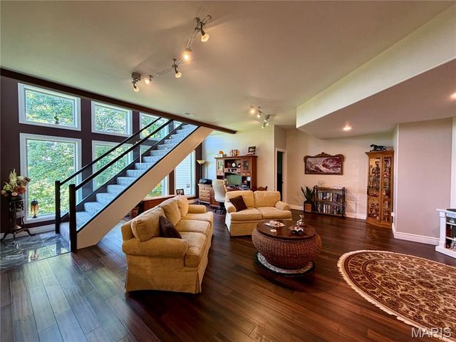 120 El Rancho Drive, Hannibal, MO 63401