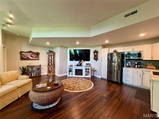 120 El Rancho Drive, Hannibal, MO 63401