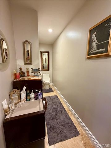 120 El Rancho Drive, Hannibal, MO 63401