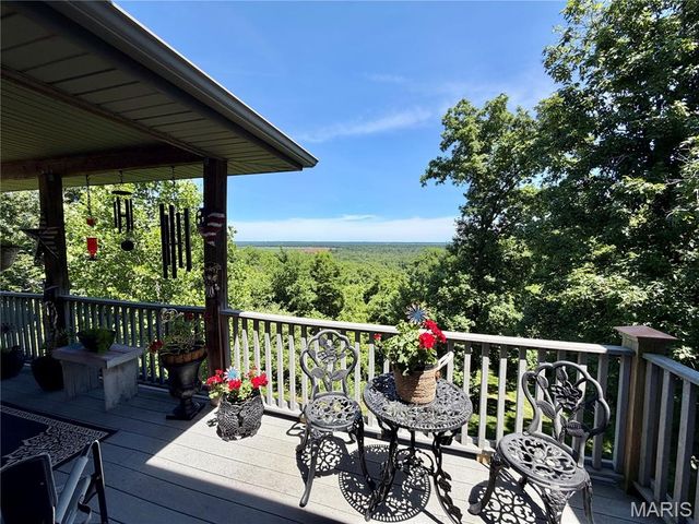 120 El Rancho Drive, Hannibal, MO 63401