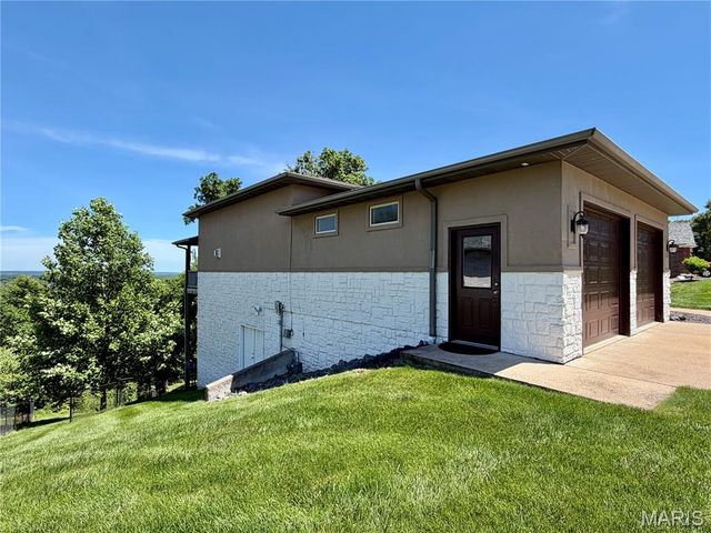 120 El Rancho Drive, Hannibal, MO 63401