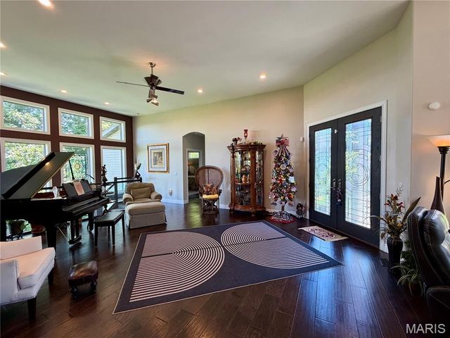 120 El Rancho Drive, Hannibal, MO 63401