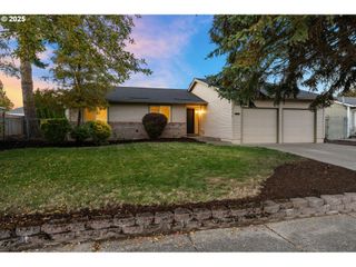 773 Ne KATHRYN St, Hillsboro, OR 97124