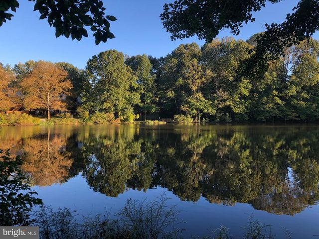 9502 WALLINGFORD DR, Burke, VA 22015