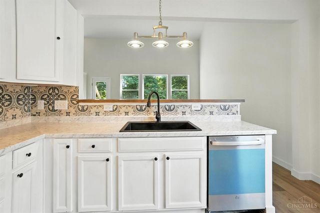 2380 Oaktree Place, Cincinnati, OH 45238