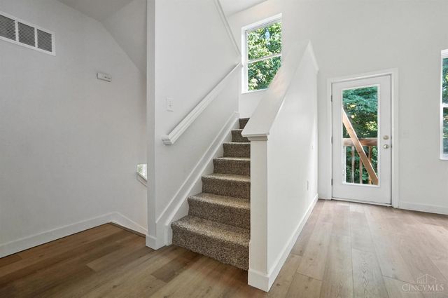 2380 Oaktree Place, Cincinnati, OH 45238