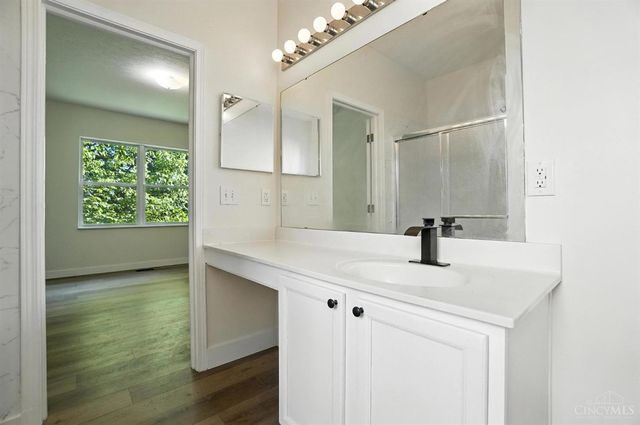 2380 Oaktree Place, Cincinnati, OH 45238