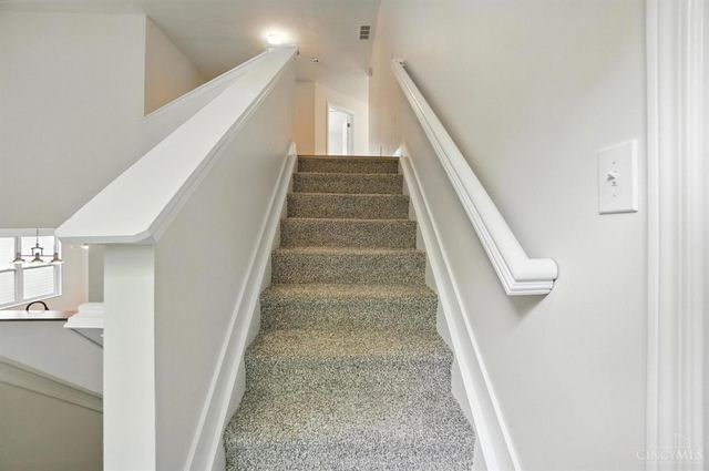 2380 Oaktree Place, Cincinnati, OH 45238